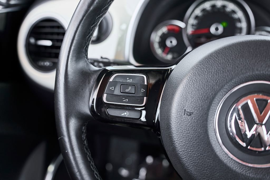 Used 2019 Volkswagen Beetle 2.0T Final Edition SEL FWD image 16