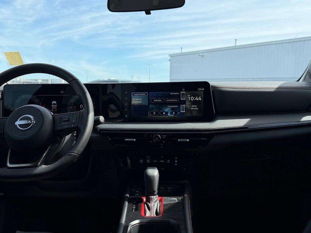 Used 2025 Nissan Kicks SR image 18