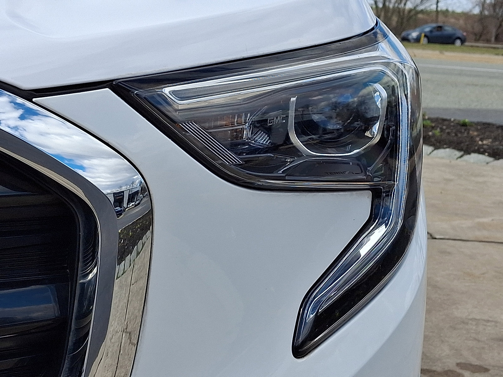 Used 2021 GMC Terrain SLE w/ Driver Convenience Package image 9