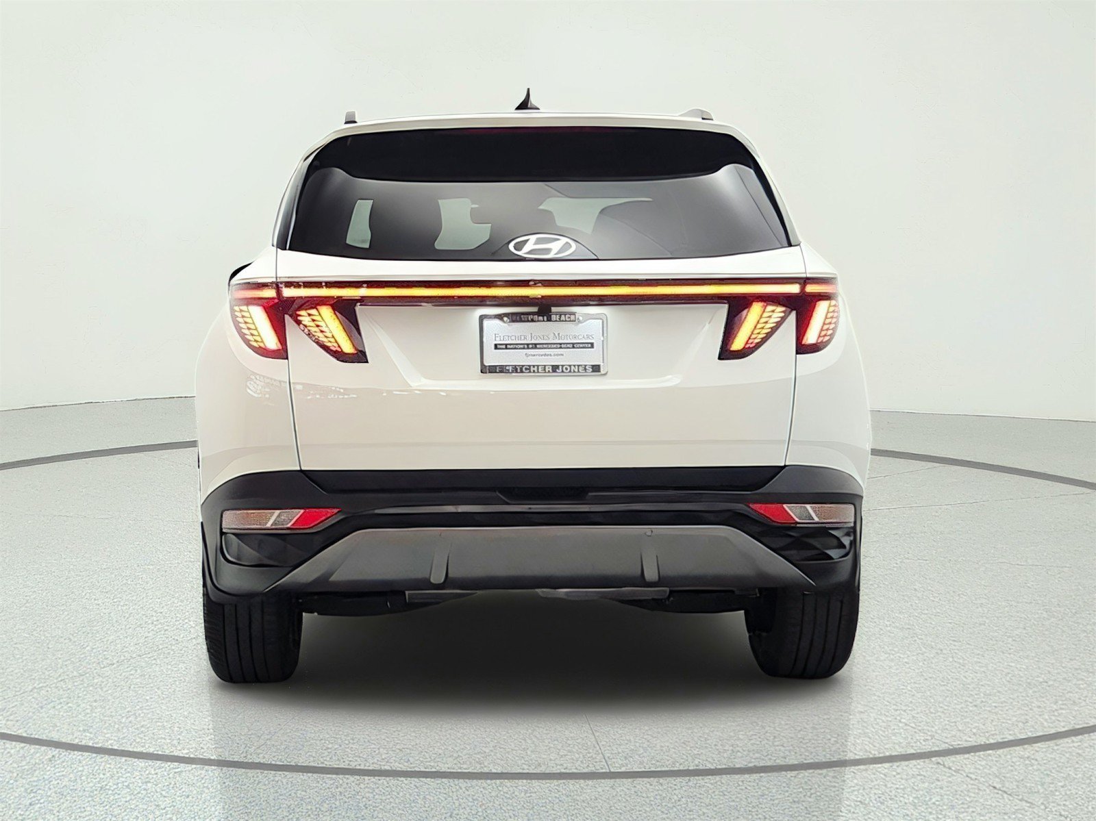Used 2022 Hyundai Tucson Limited w/ Cargo Package AWD/4WD image 6