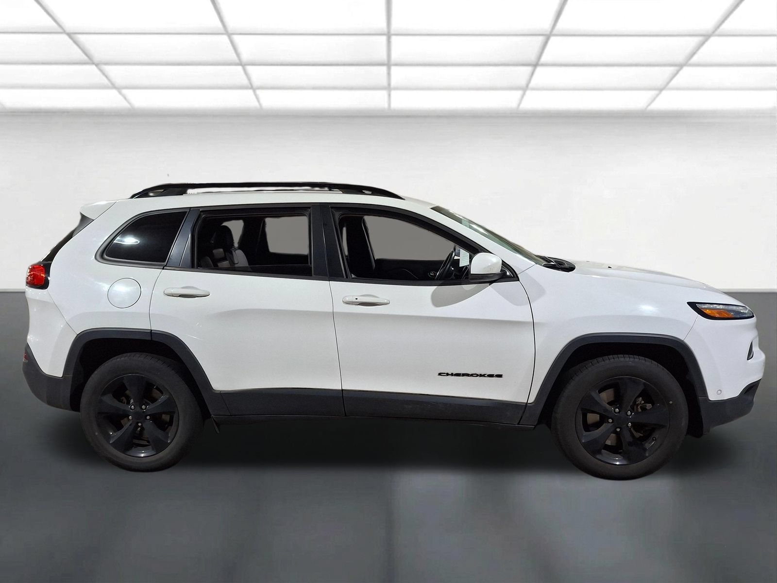 Certified 2018 Jeep Cherokee Limited w/ Technology Group AWD/4WD image 2