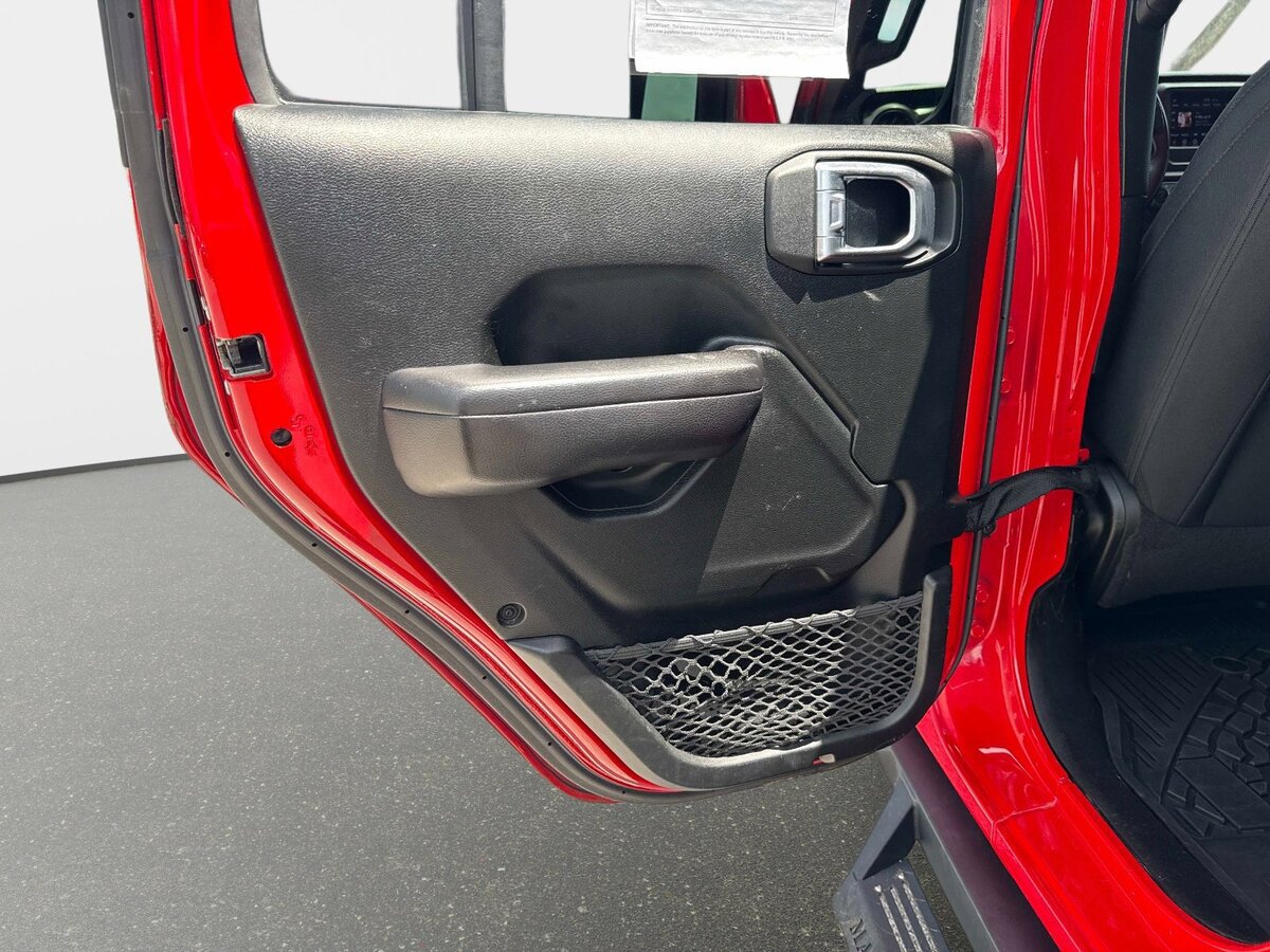Used 2018 Jeep Wrangler Unlimited Sport S AWD/4WD image 11