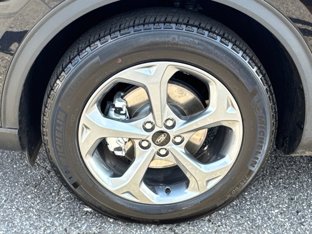 Used 2025 Ford Escape ST-Line FWD image 11