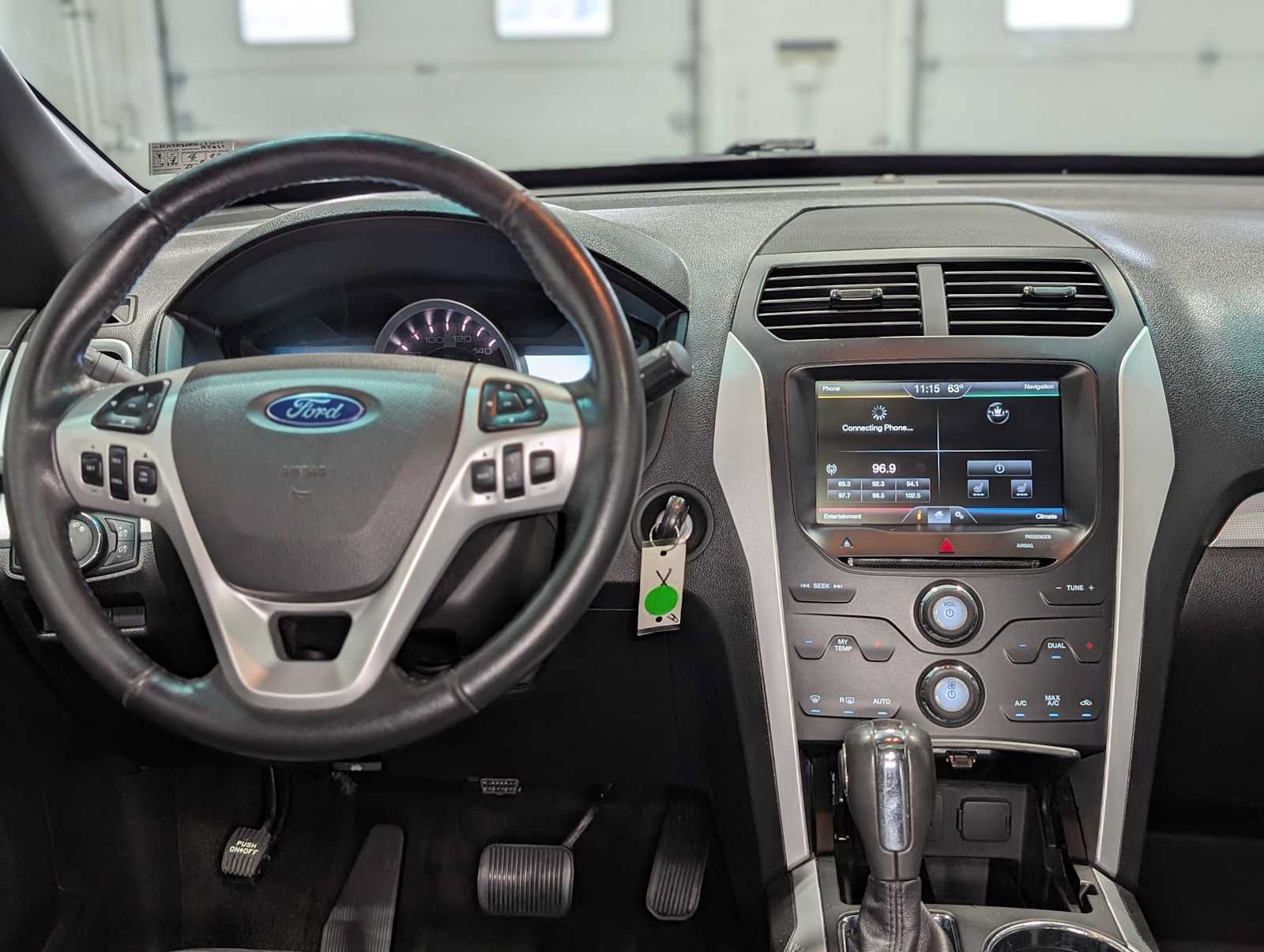 Used 2015 Ford Explorer XLT w/ Equipment Group 202B AWD/4WD image 5