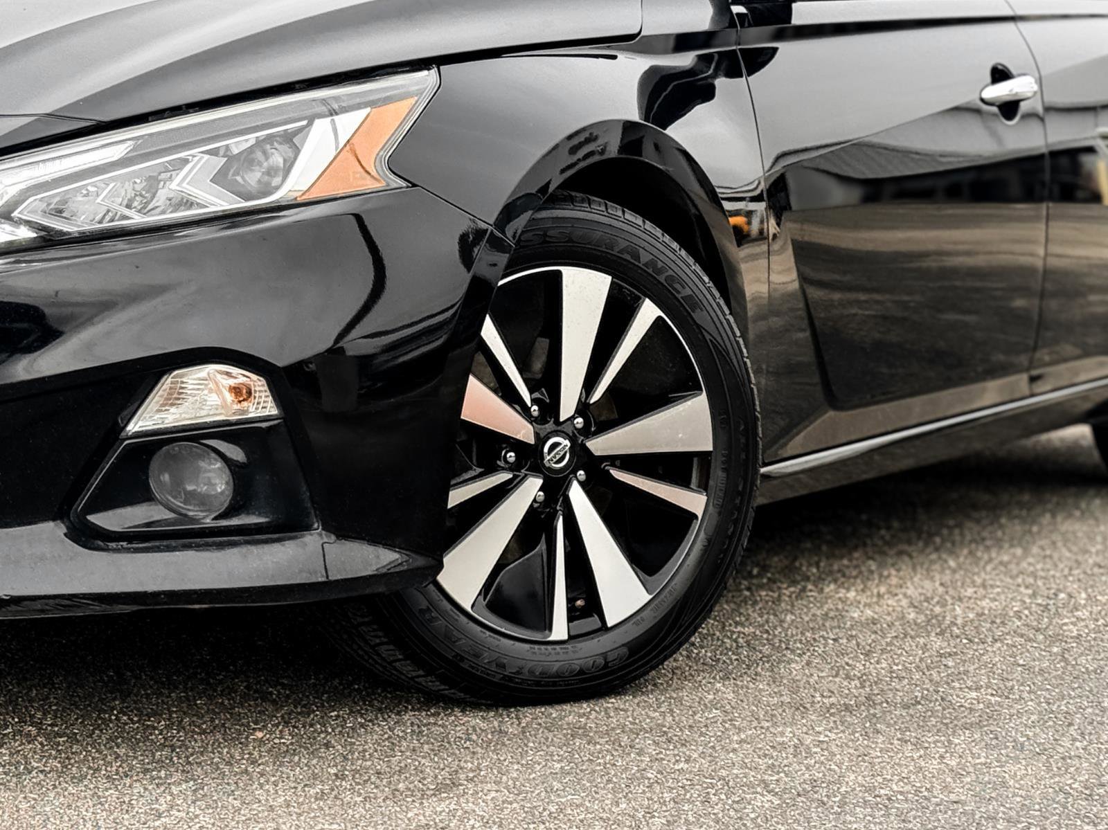 Used 2020 Nissan Altima 2.5 SL FWD image 12
