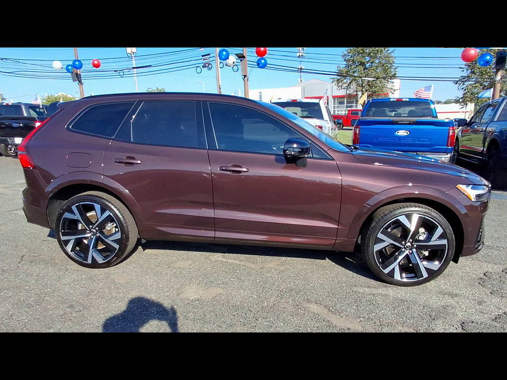 Certified 2025 Ford Explorer Active AWD/4WD image 9
