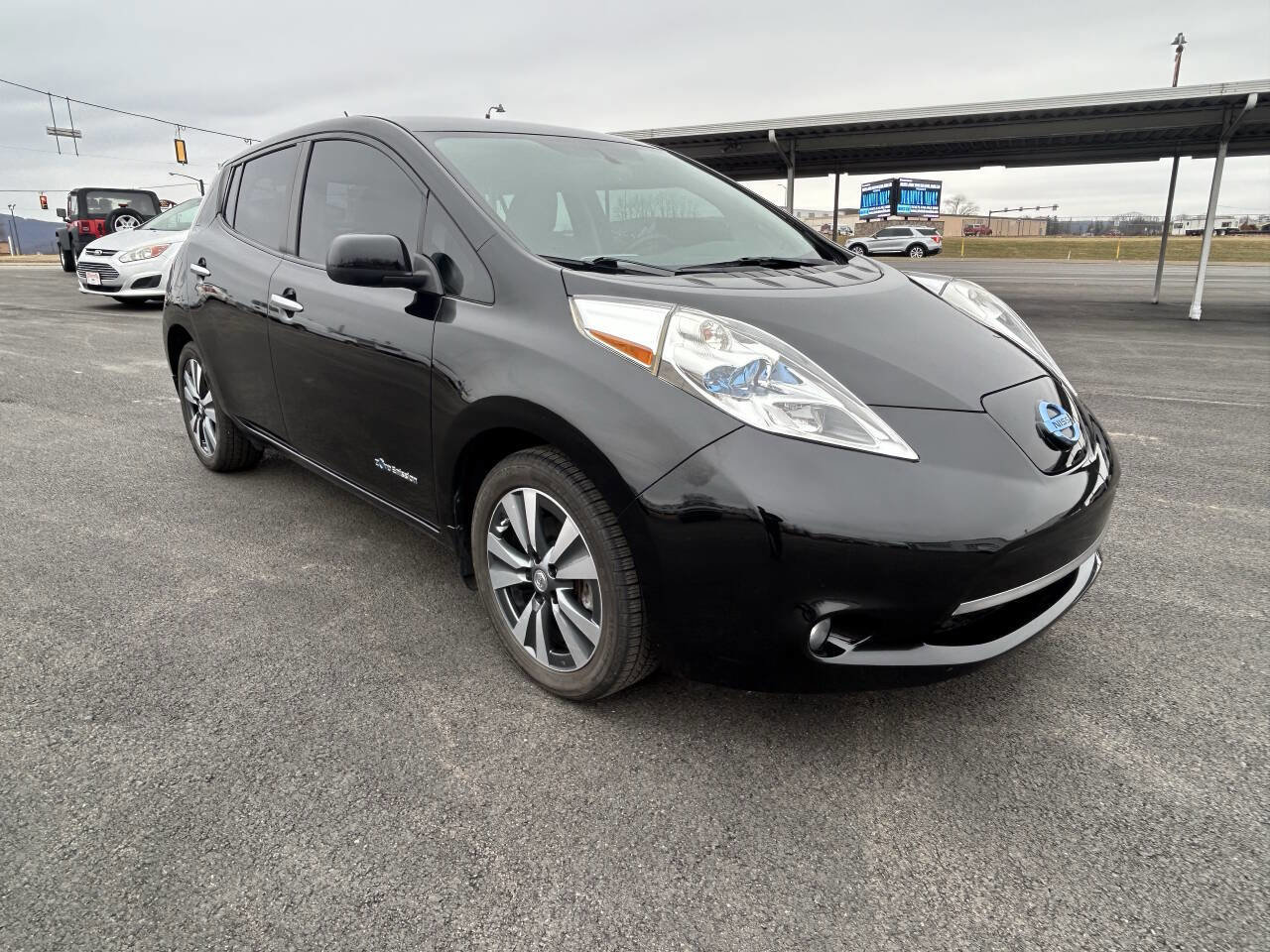 Used 2015 Nissan Leaf SL w/ Premium Package image 4
