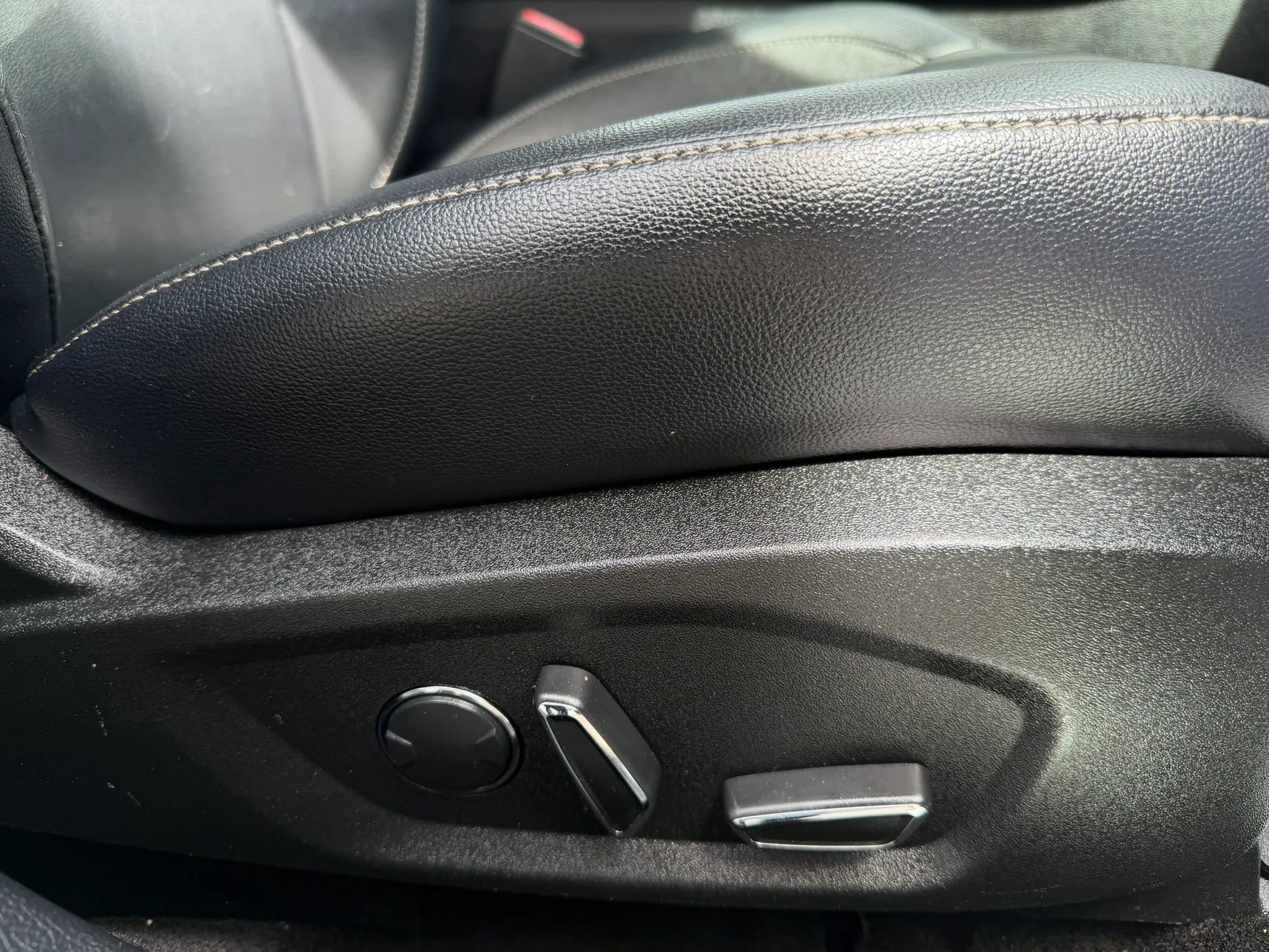 Used 2018 Ford Fusion Titanium image 11