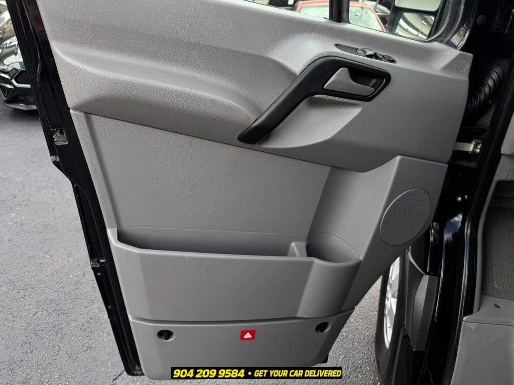 Used 2010 Mercedes-Benz Sprinter 2500 image 19
