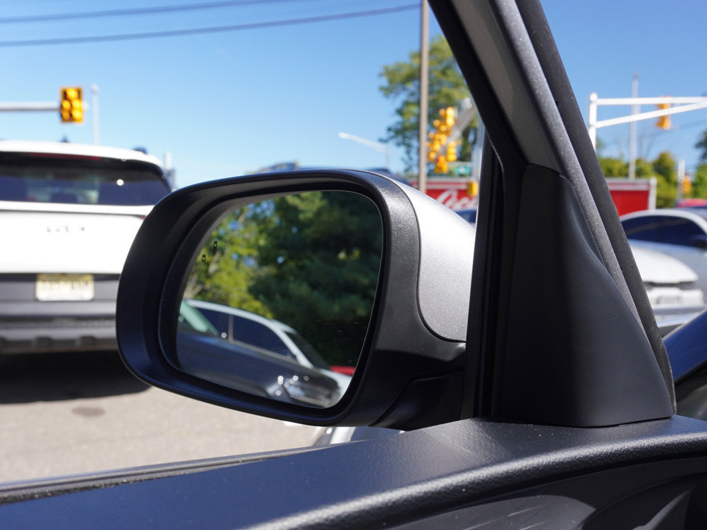 Used 2025 Kia Soul LX w/ LX Technology Package FWD image 30