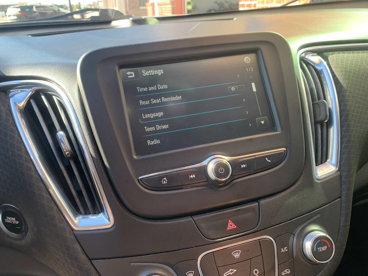 Used 2018 Chevrolet Malibu LT image 21