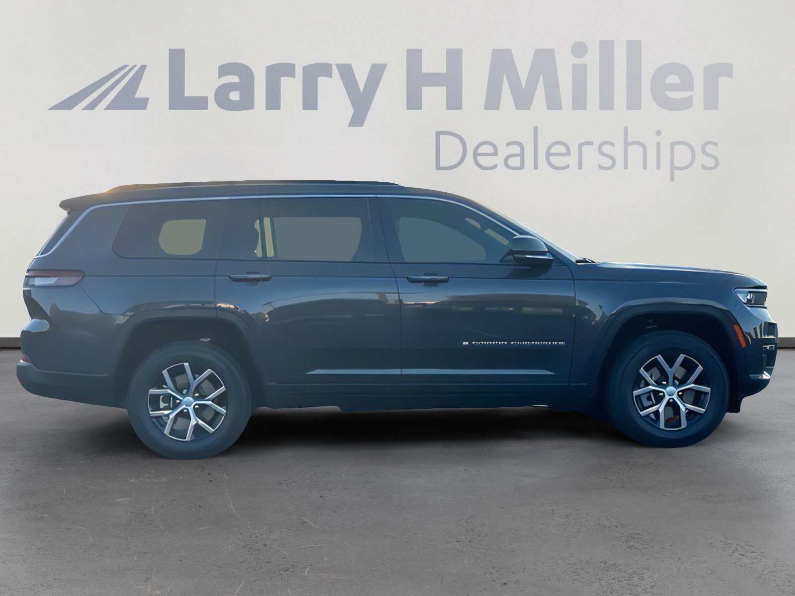 New 2025 Jeep Grand Cherokee L Limited w/ Trailer Tow Package image 7