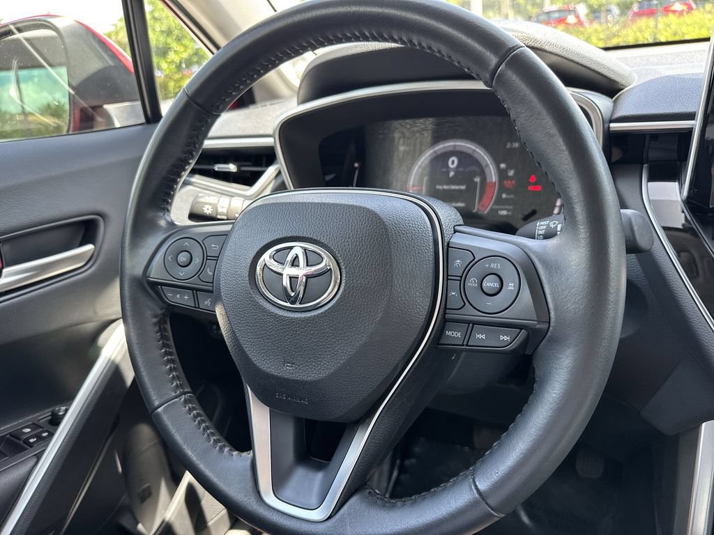 Used 2023 Toyota Corolla Cross XLE w/ Convenience Package FWD image 55