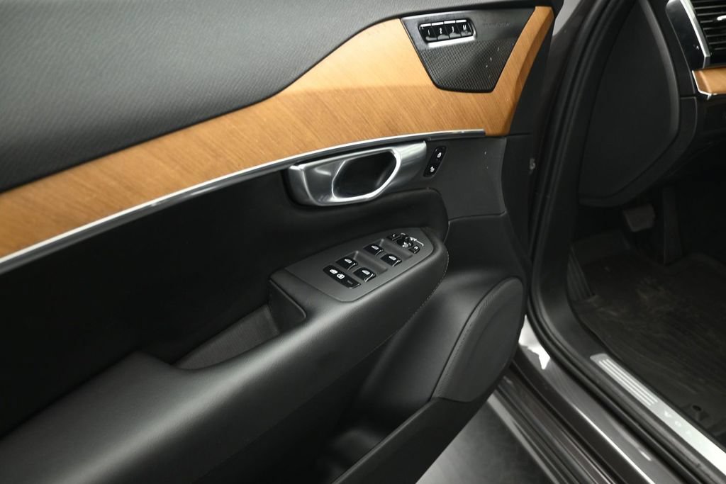 Used 2023 Volvo XC90 B6 Plus w/ Protection Package Premier AWD/4WD image 6
