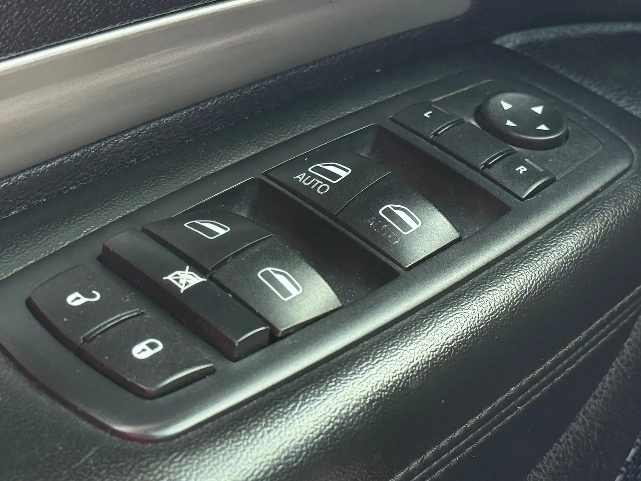 Used 2015 Dodge Durango Limited w/ Blacktop Package AWD/4WD image 24