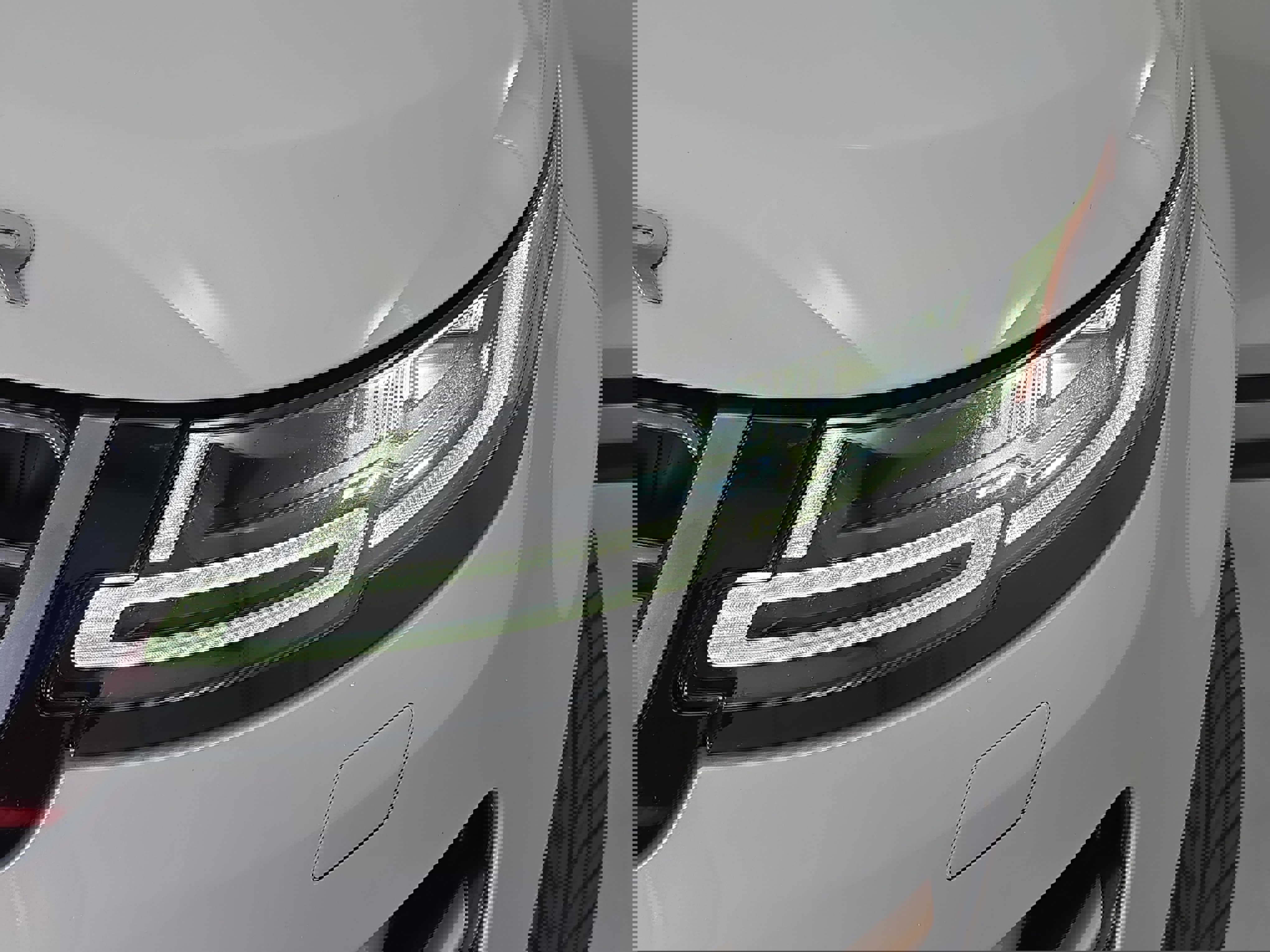 Used 2022 Land Rover Range Rover Evoque R-Dynamic S image 32