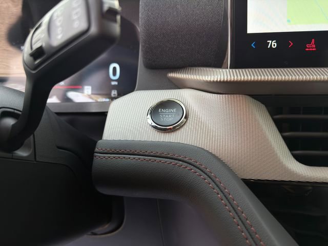 Used 2025 Ford Explorer Active image 33