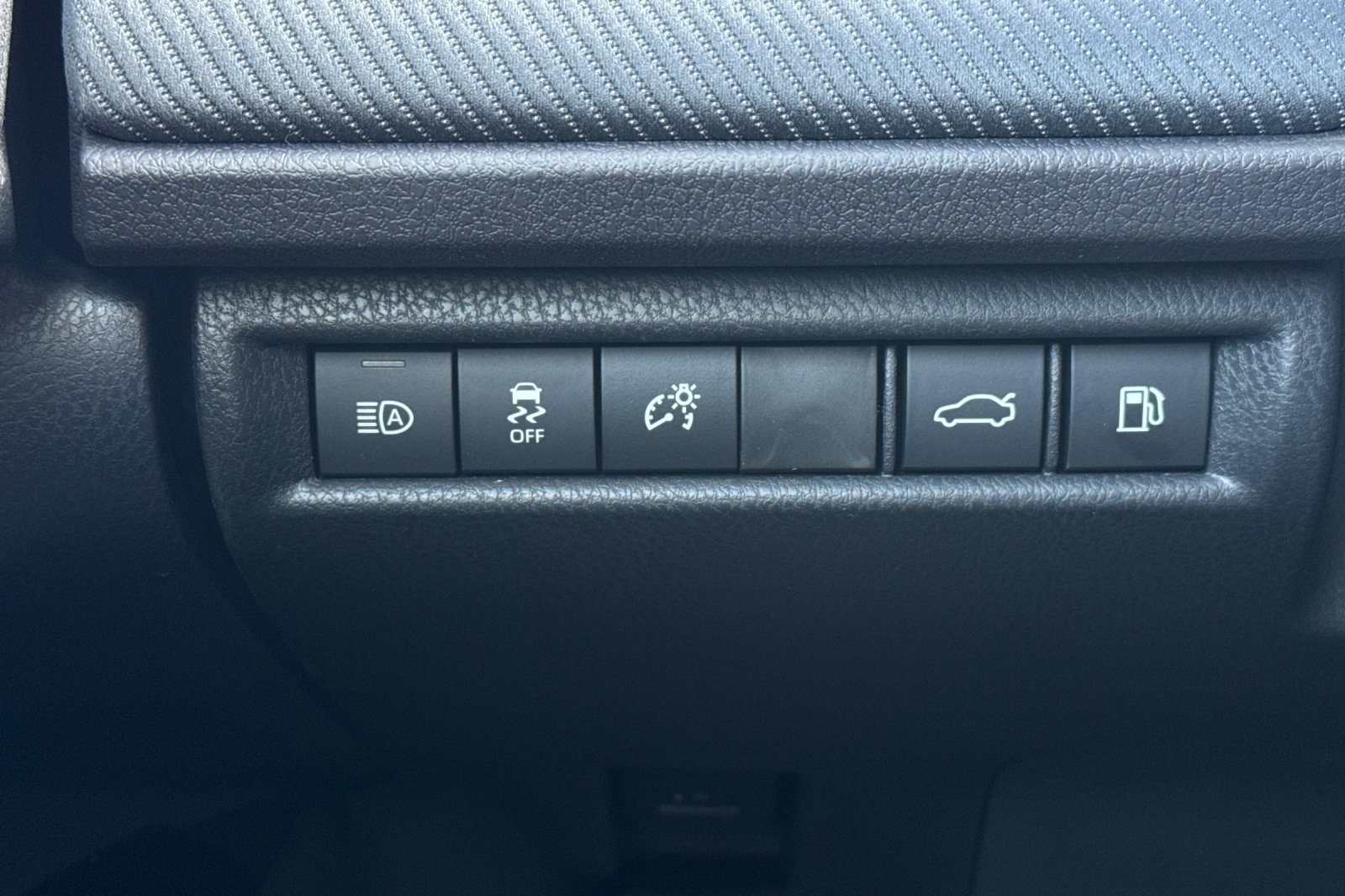 New 2026 Toyota Camry SE w/ Convenience Package FWD image 28