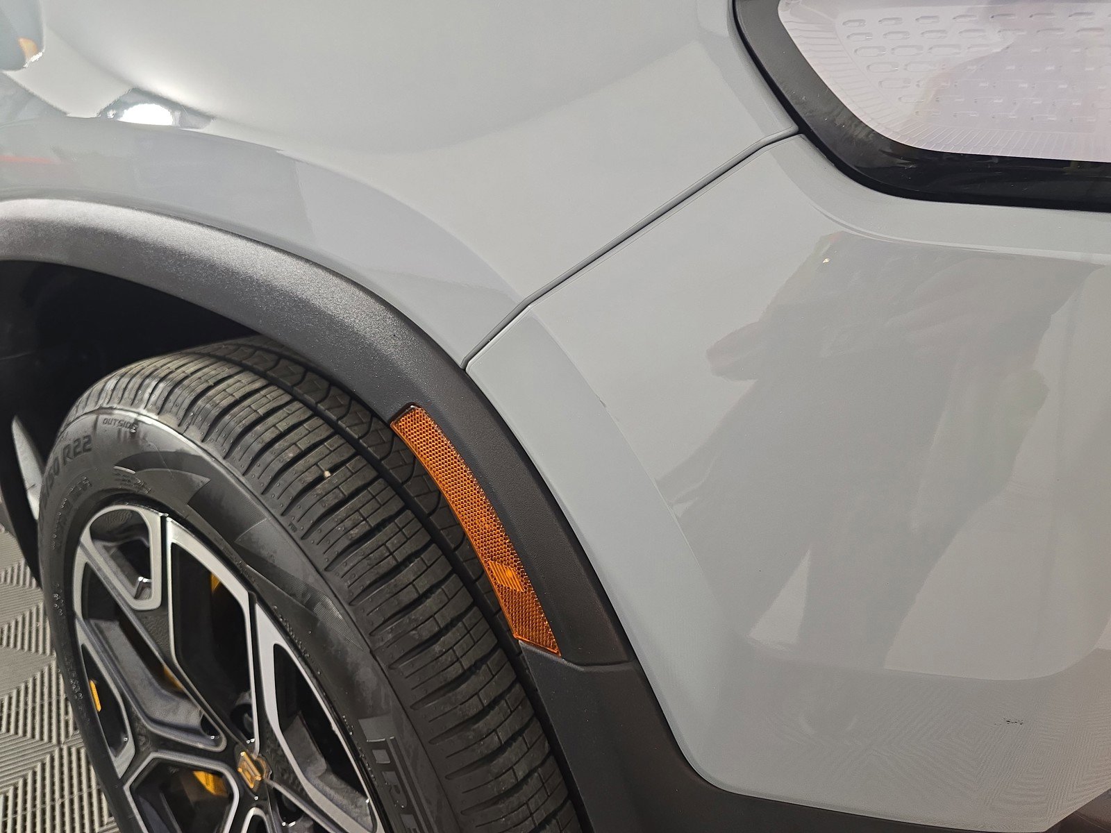Used 2022 Rivian R1S Launch Edition image 35