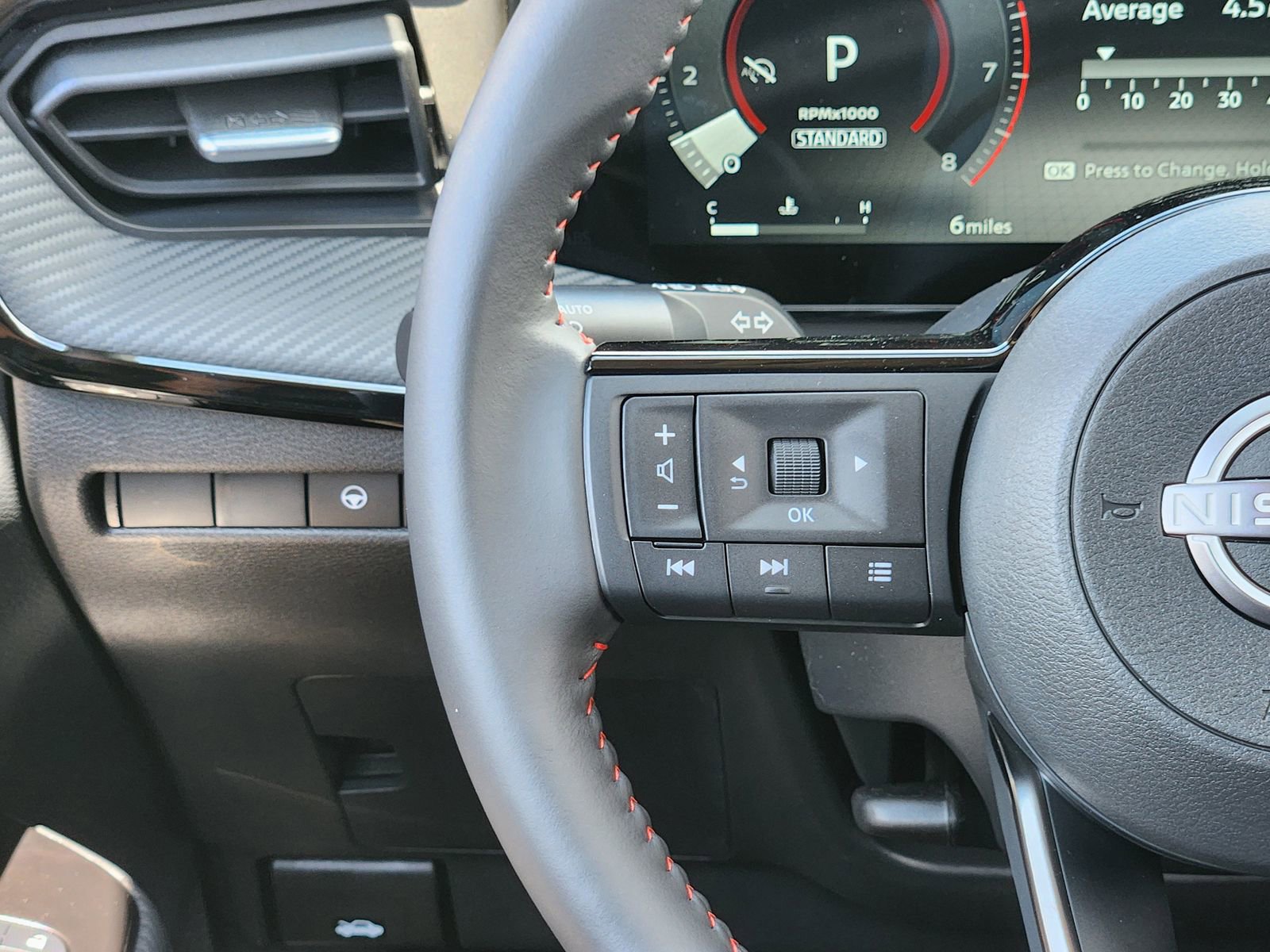 New 2026 Nissan Kicks SR image 23