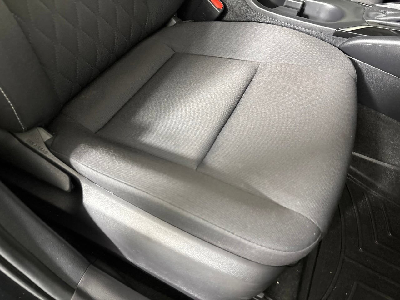 Used 2024 Toyota Corolla LE FWD image 30