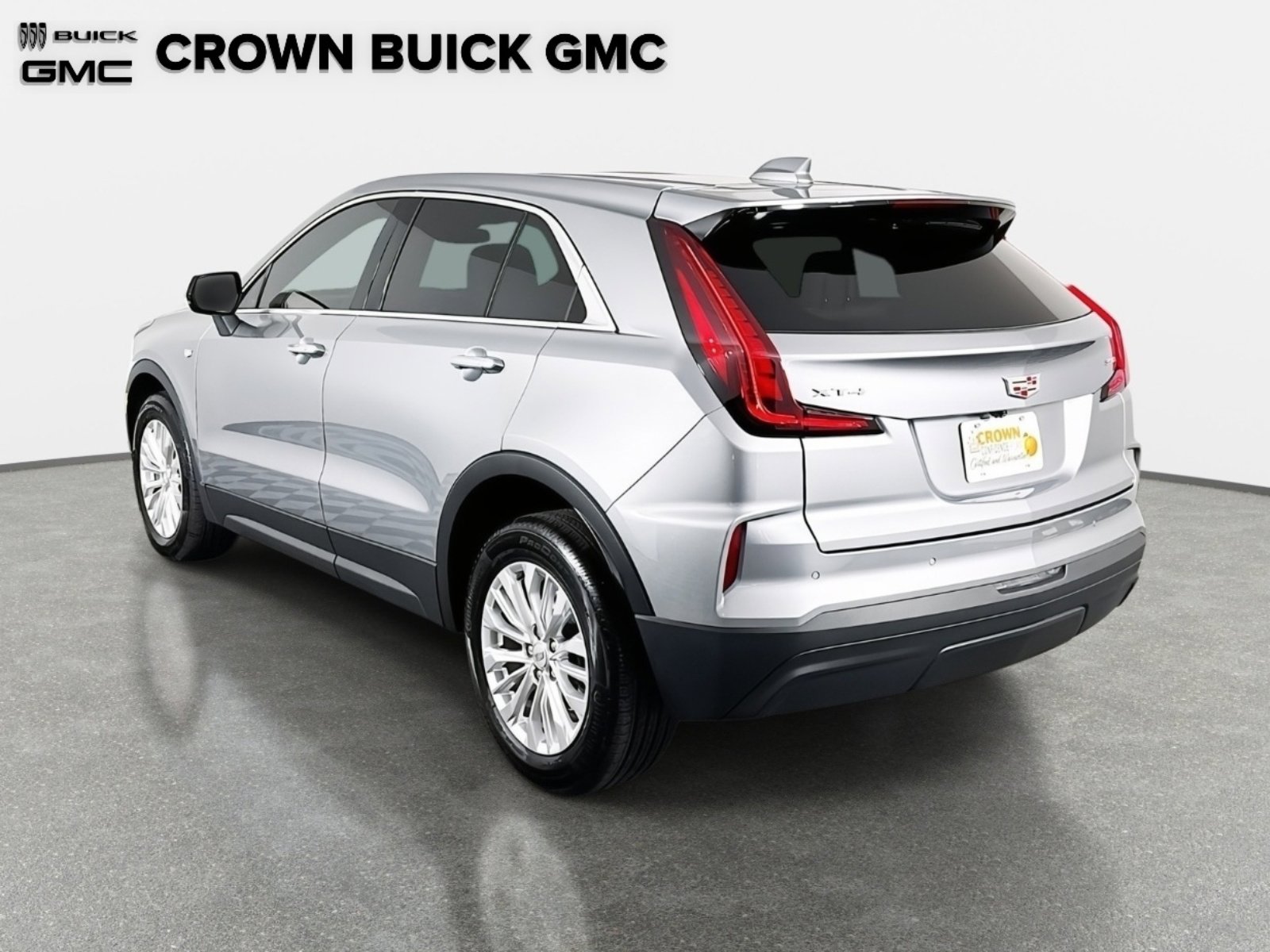 Used 2024 Cadillac XT4 Luxury w/ Cold Weather Package image 8