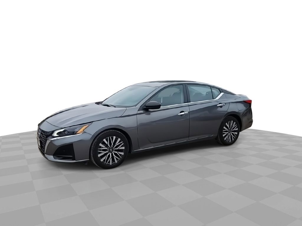 Used 2025 Nissan Altima 2.5 SV FWD image 4