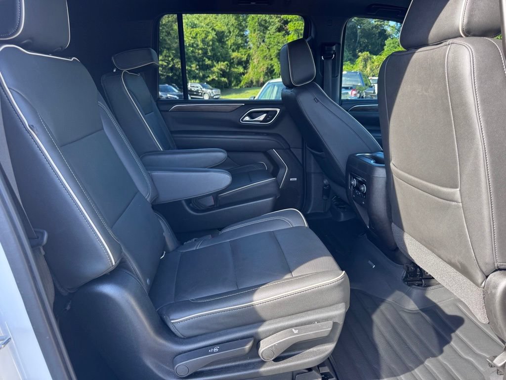 Used 2021 Chevrolet Suburban Premier AWD/4WD image 30
