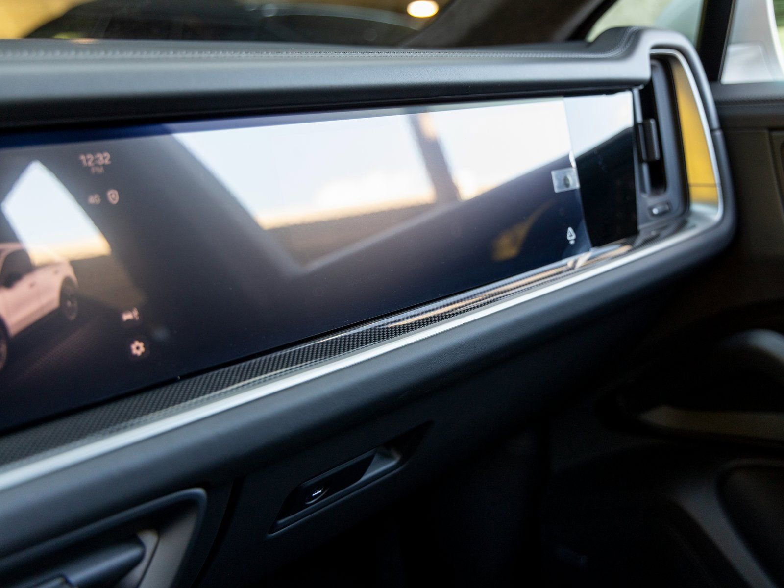 New 2025 Porsche Cayenne Turbo image 37