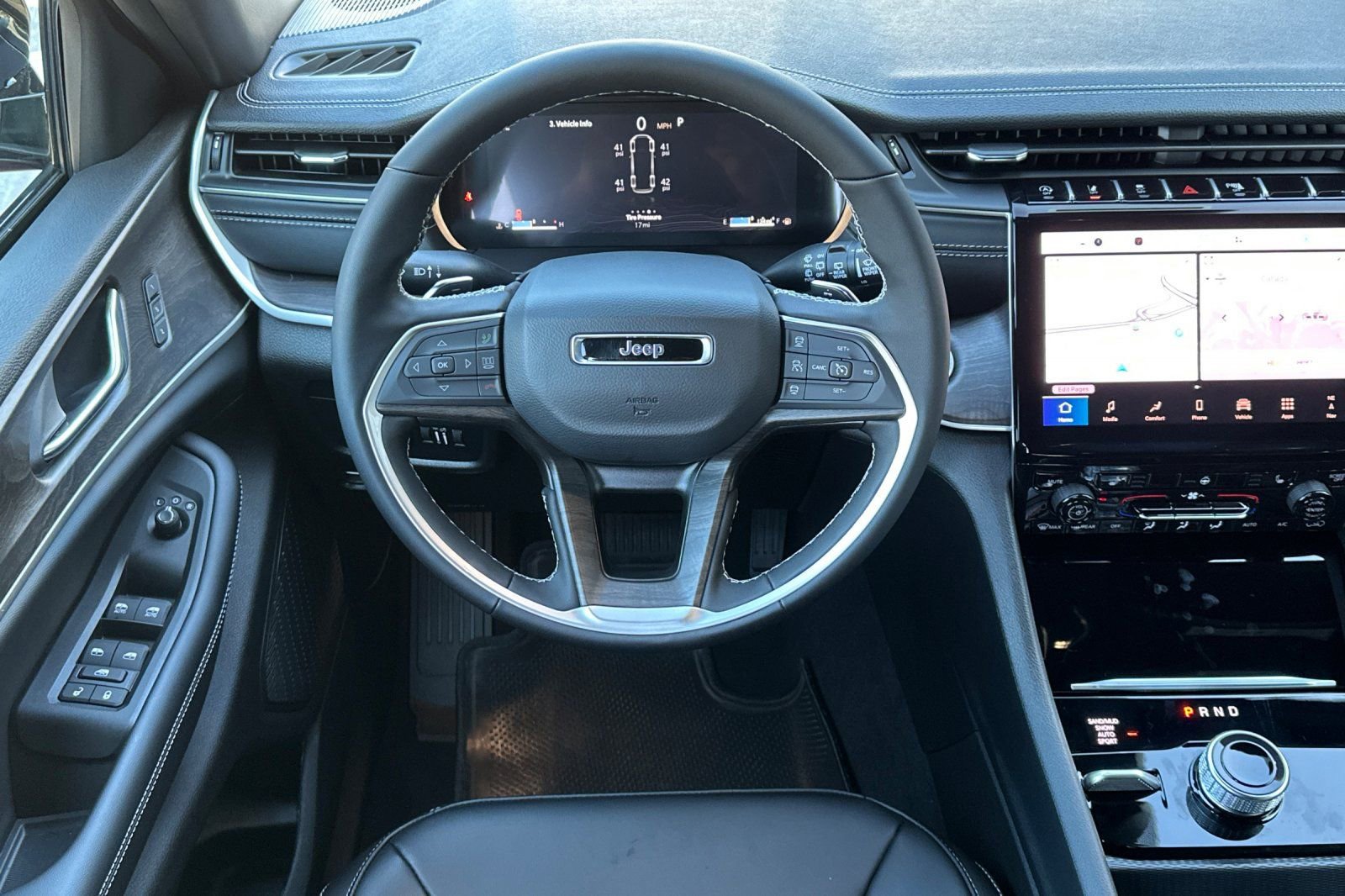 New 2025 Jeep Grand Cherokee L Limited w/ Trailer Tow Package image 17