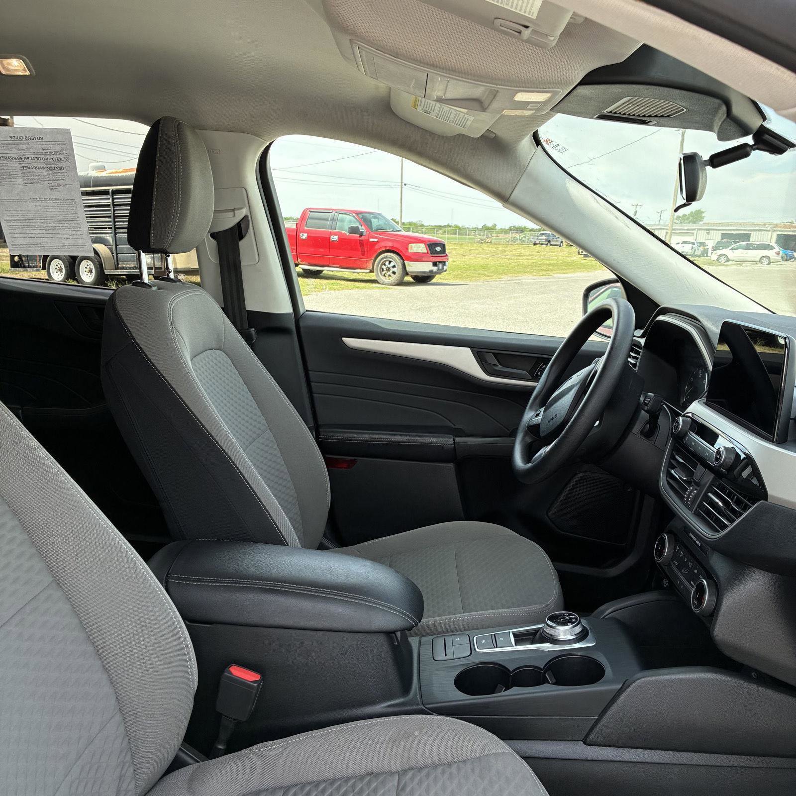 Used 2022 Ford Escape SE image 13