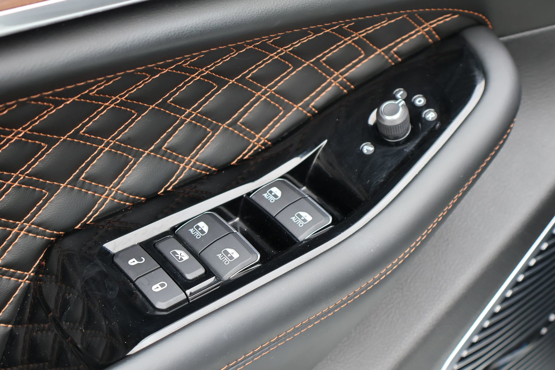 Used 2022 Jeep Grand Cherokee Summit image 10