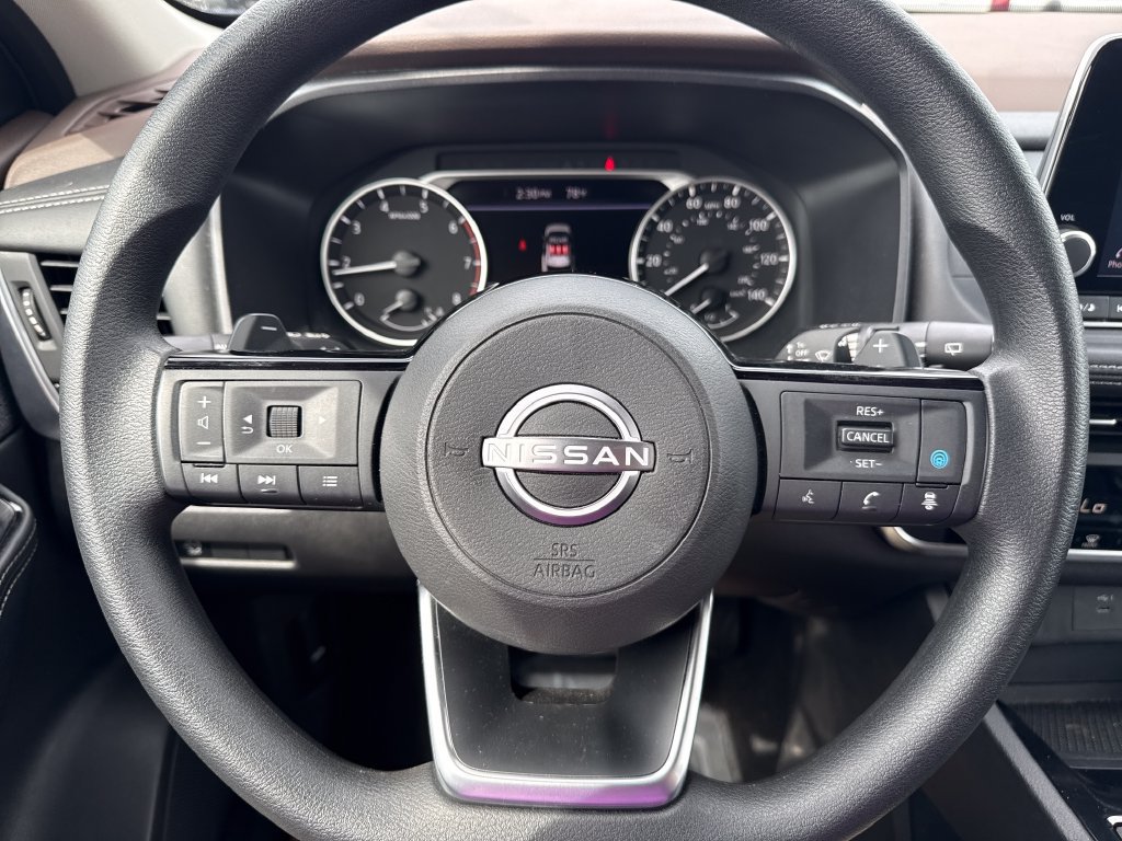Used 2023 Nissan Rogue SV AWD/4WD image 10