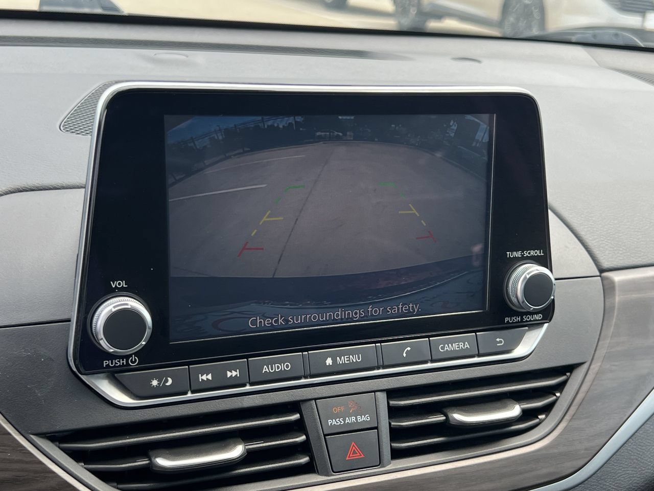 Used 2024 Nissan Altima 2.5 SV FWD image 15