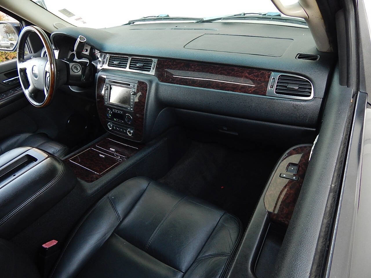 Used 2007 GMC Yukon XL Denali AWD/4WD image 28