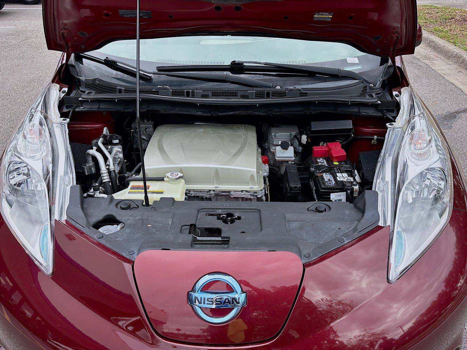 Used 2016 Nissan Leaf SV FWD image 29