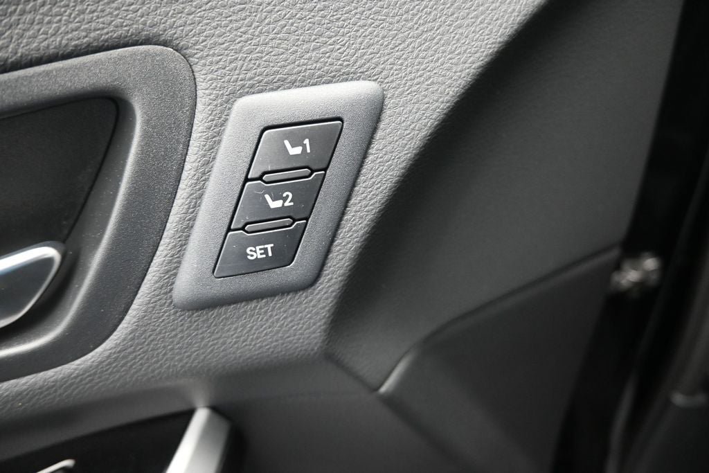 New 2026 Toyota Sienna Platinum AWD/4WD image 25