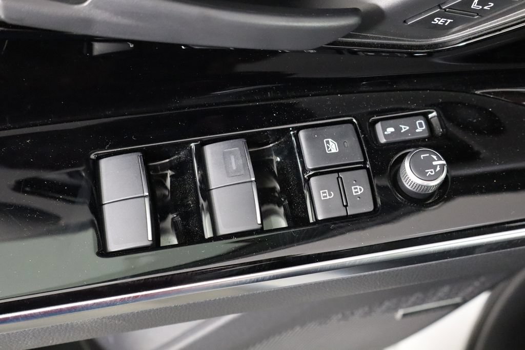 Used 2023 Subaru Solterra AWD image 20