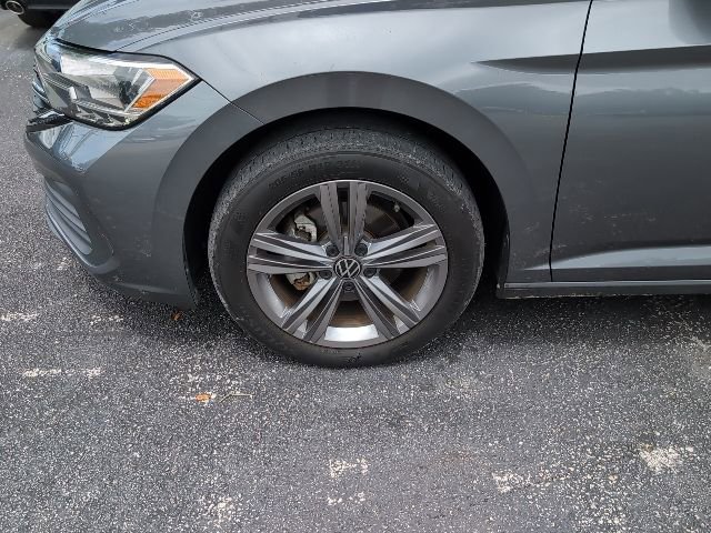 Used 2023 Volkswagen Jetta SE image 7