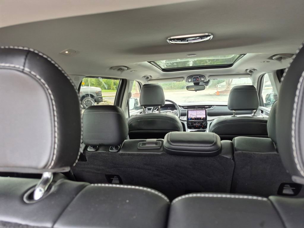 Used 2022 Jeep Grand Cherokee L Limited image 13