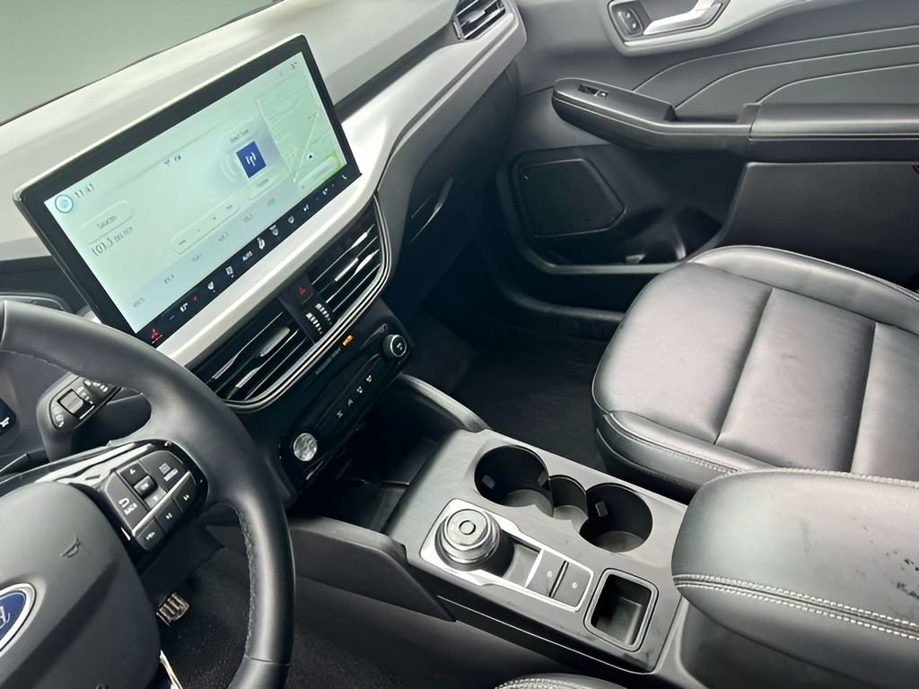Used 2025 Ford Escape Platinum image 15