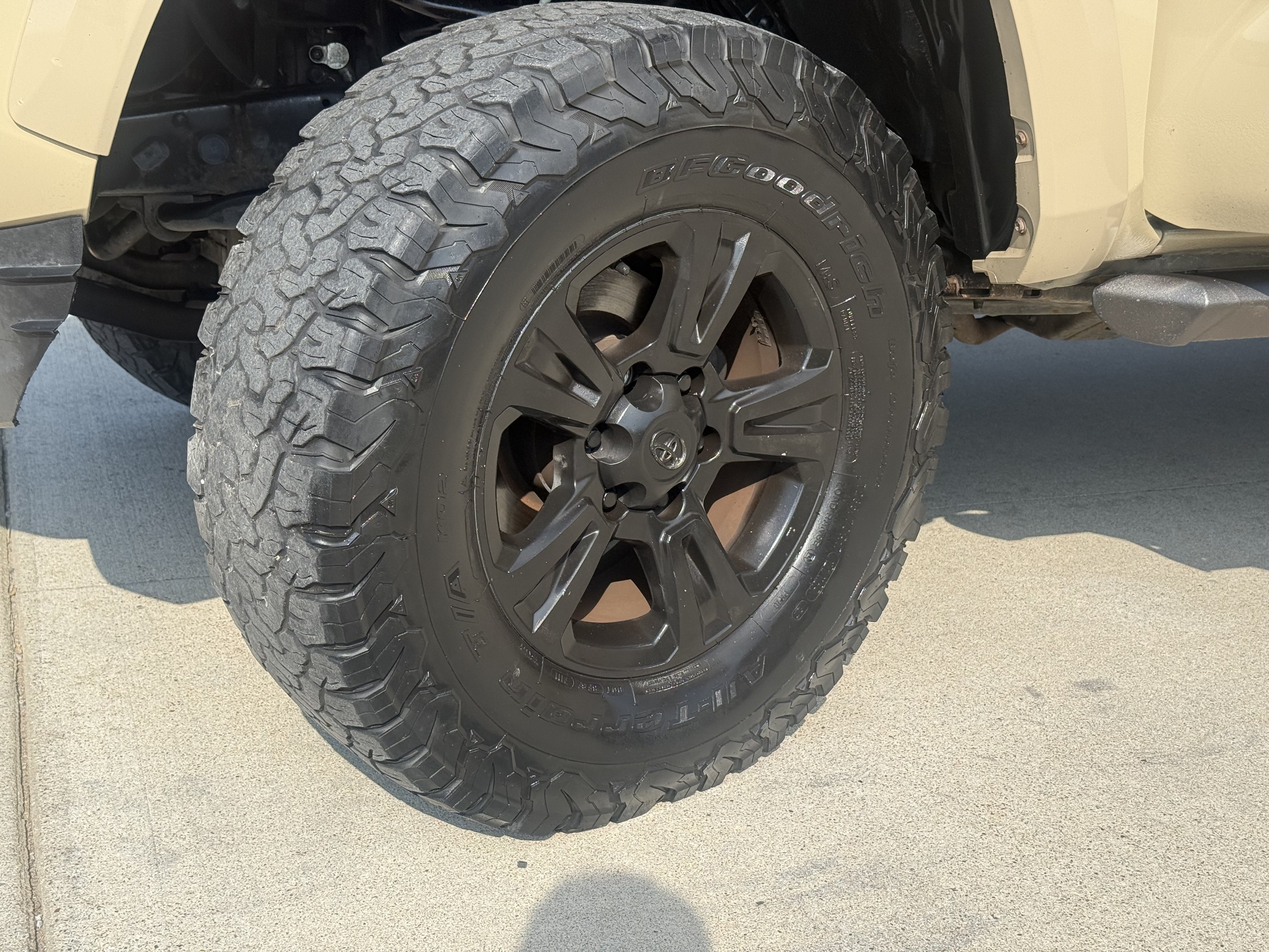 Used 2017 Toyota Tacoma TRD Sport w/ Tow Package (A/T) AWD/4WD image 19