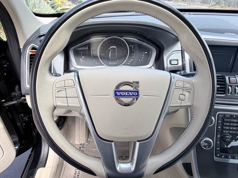 Used 2016 Volvo XC60 T5 Platinum FWD image 12