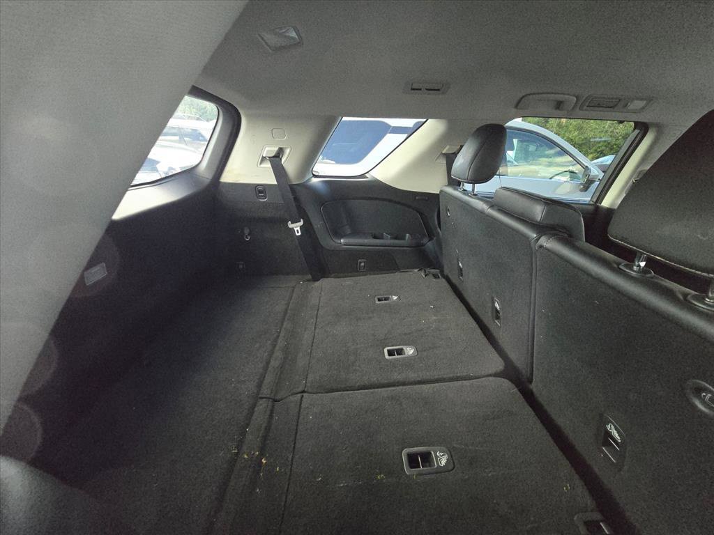 Used 2025 Nissan Pathfinder SL FWD image 7