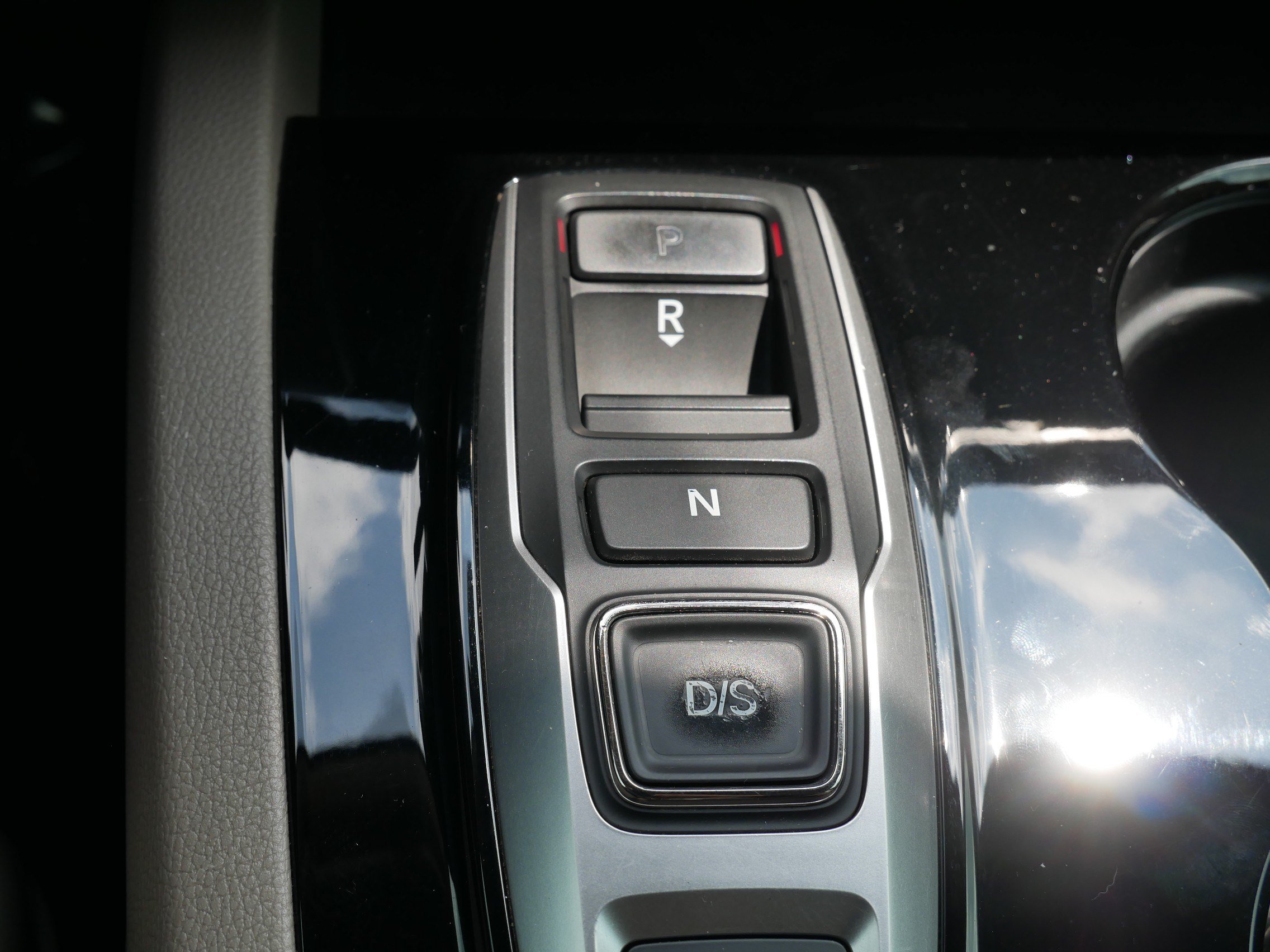 Used 2016 Honda Pilot Elite image 24