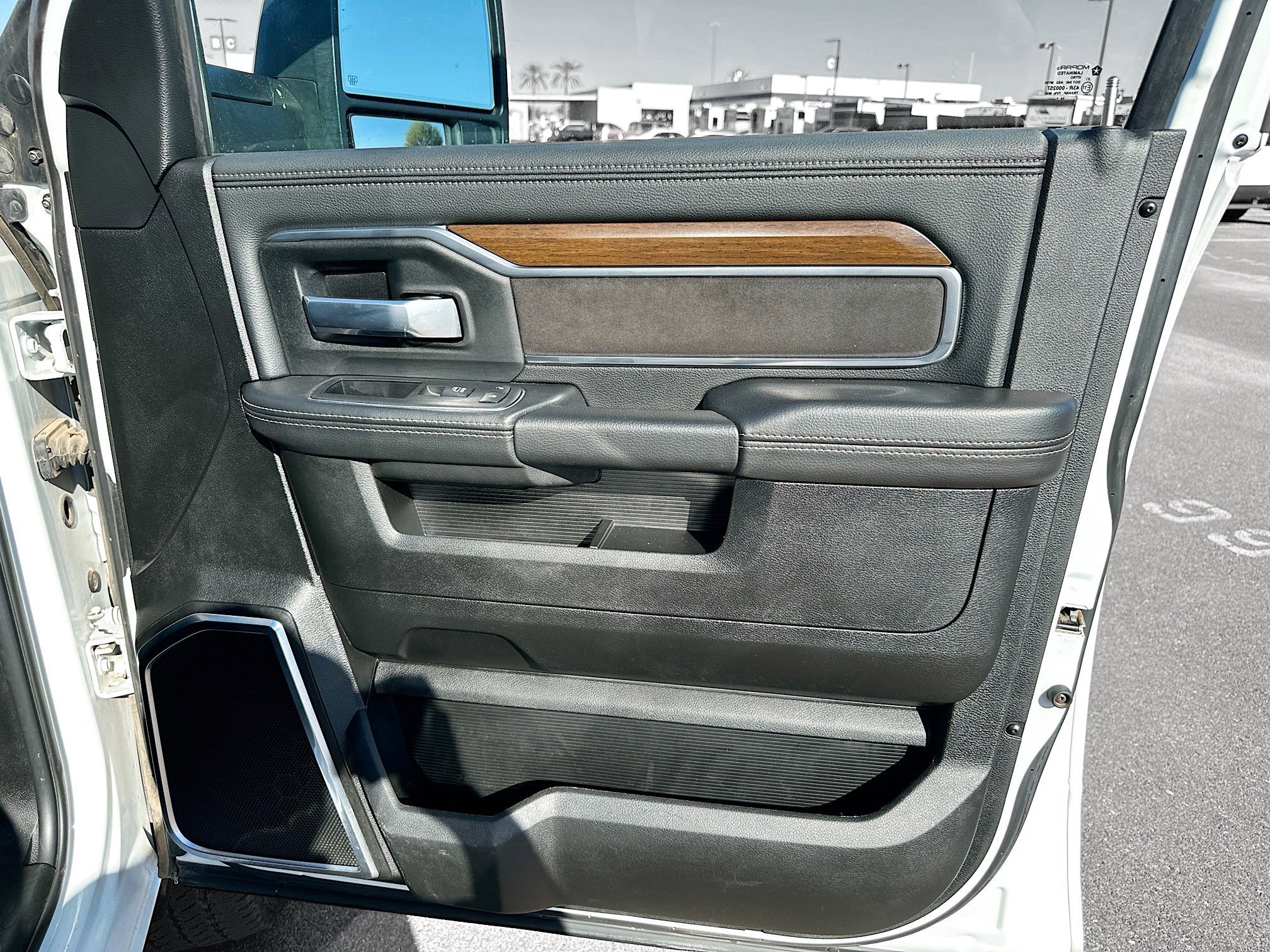 Used 2024 RAM 2500 Laramie w/ Safety Group image 32