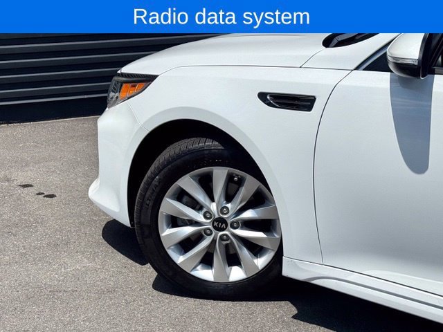 Used 2018 Kia Optima S w/ Panoramic Sunroof Package FWD image 14