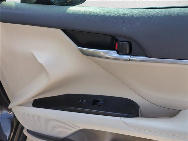 Used 2018 Toyota Camry LE w/ Convenience Package FWD image 28