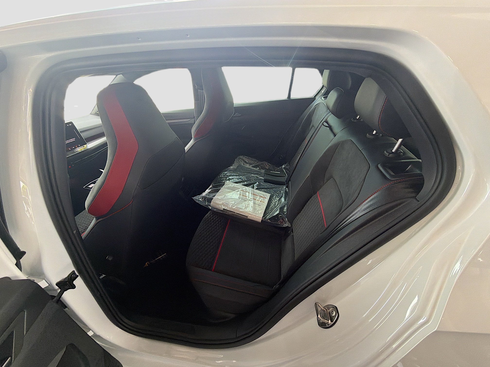 New 2026 Volkswagen GTI SE FWD image 20