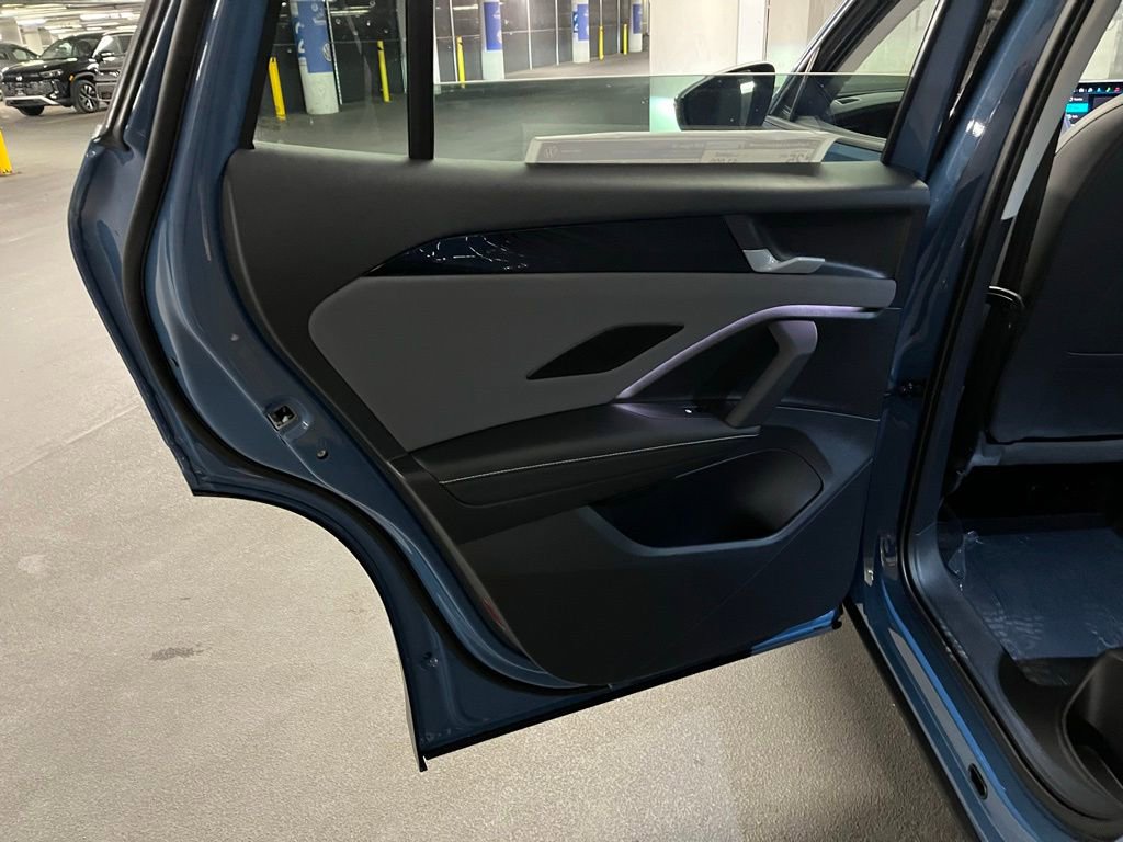 New 2025 Volkswagen Tiguan SE R-Line image 21